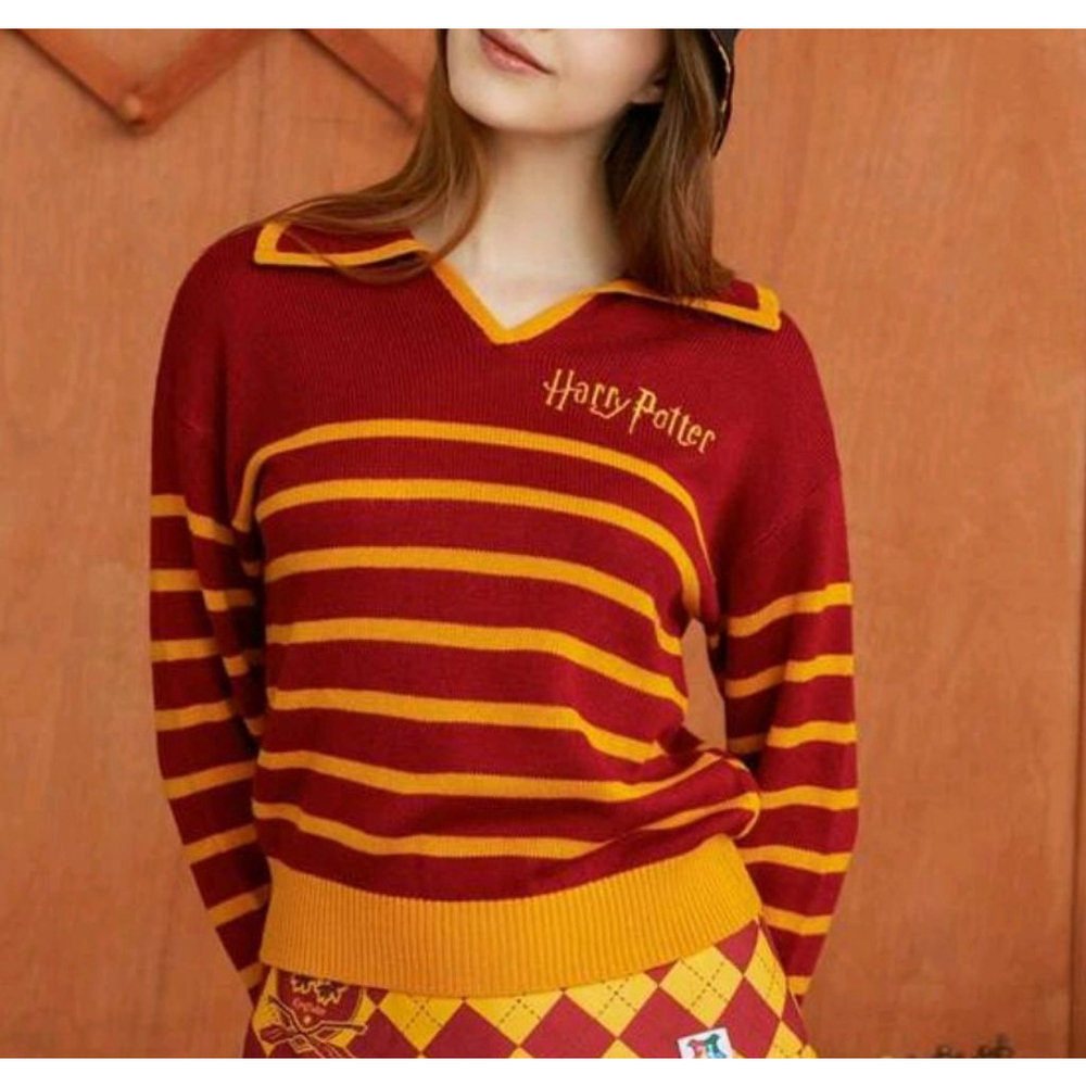 Women's Harry Potter Red Yellow Striped V-Neck Sweater L
